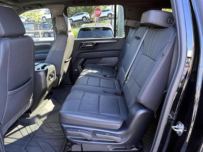 2025 Chevrolet Suburban RST