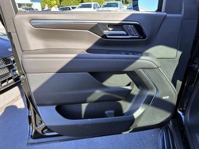 2025 Chevrolet Suburban RST