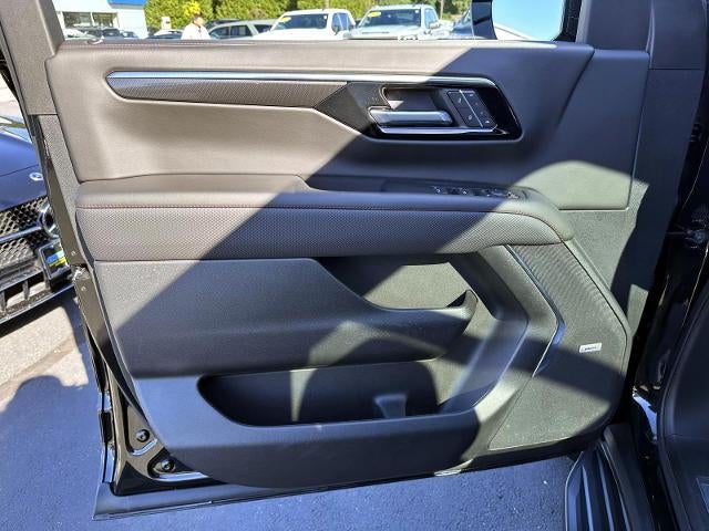 2025 Chevrolet Suburban RST