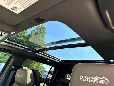 2023 Chevrolet Suburban High Country