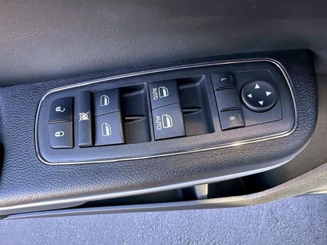 2022 Chrysler 300 300S