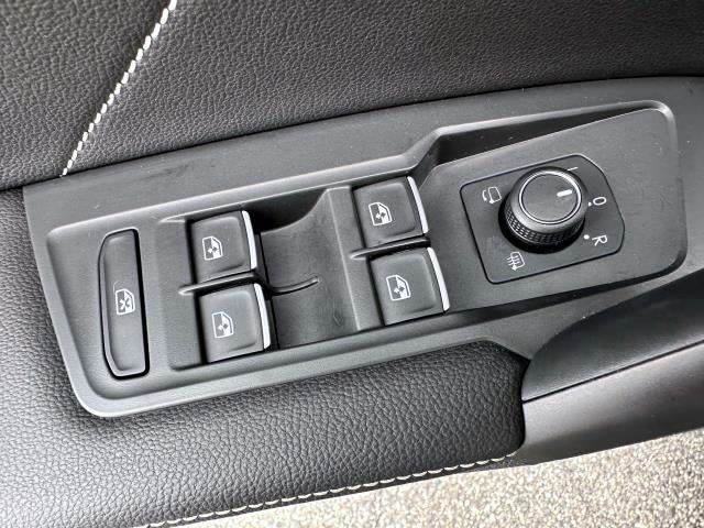 2023 Volkswagen Tiguan SEL R-Line