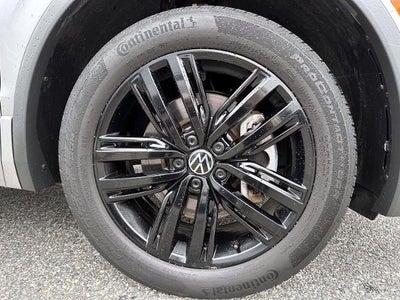 2022 Volkswagen Tiguan SE R-Line Black