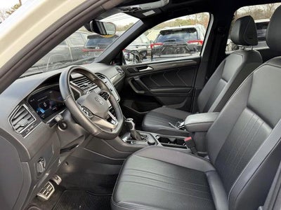 2023 Volkswagen Tiguan SE R-Line Black