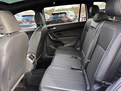 2023 Volkswagen Tiguan SE R-Line Black
