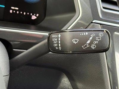 2023 Volkswagen Tiguan SE R-Line Black