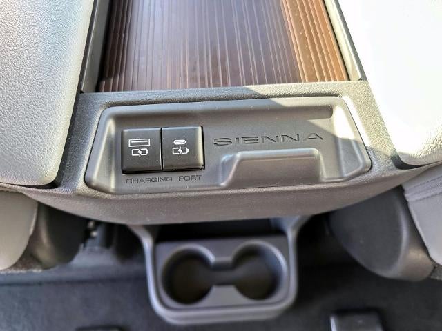 2022 Toyota Sienna XLE