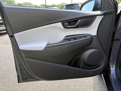 2023 Hyundai Kona SE