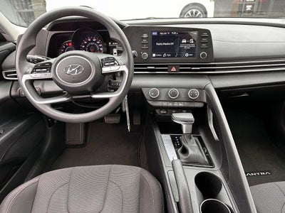 2023 Hyundai Elantra SE