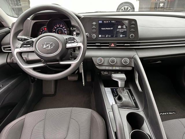 2023 Hyundai Elantra SE