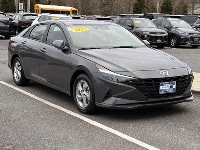 2023 Hyundai Elantra SE