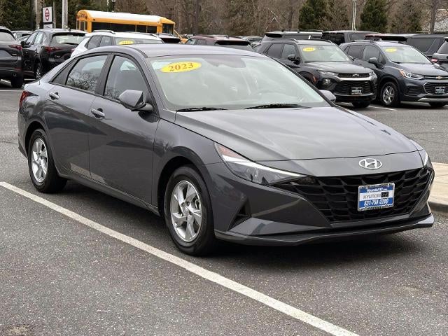 2023 Hyundai Elantra SE