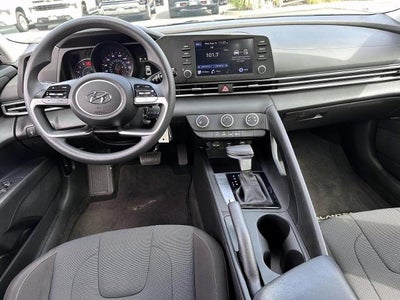 2023 Hyundai Elantra SE
