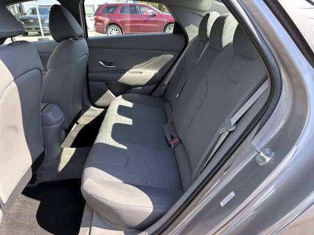 2023 Hyundai Elantra SE