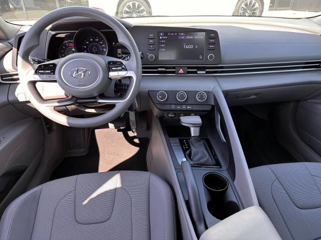 2023 Hyundai Elantra SE