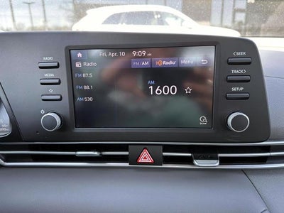 2023 Hyundai Elantra SE