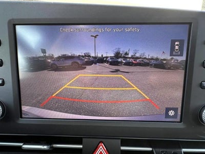 2023 Hyundai Elantra SE