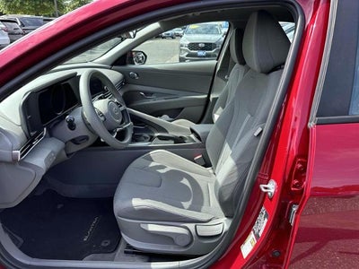 2023 Hyundai Elantra SE