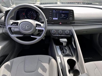 2023 Hyundai Elantra SE