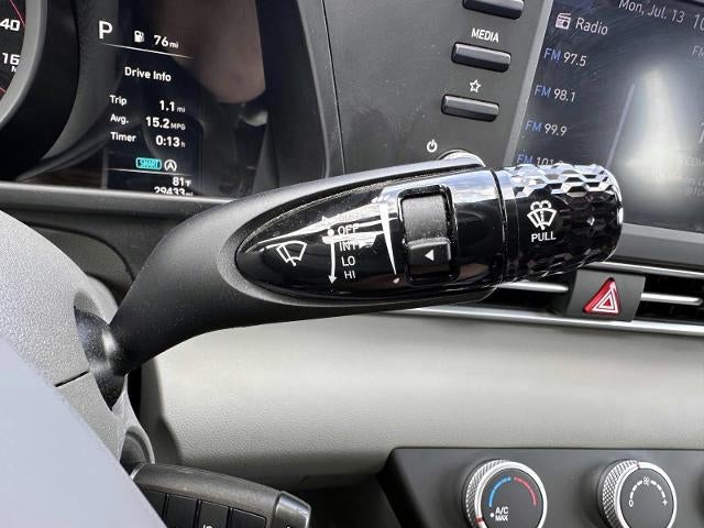 2023 Hyundai Elantra SE