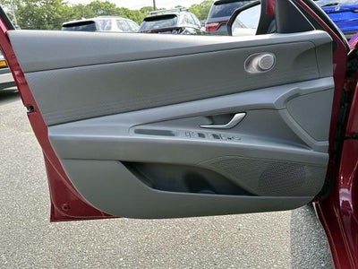 2023 Hyundai Elantra SE