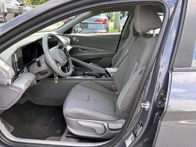 2023 Hyundai Elantra SE