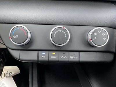 2023 Hyundai Elantra SE