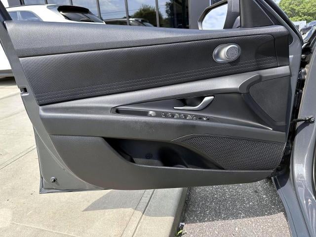 2023 Hyundai Elantra SE