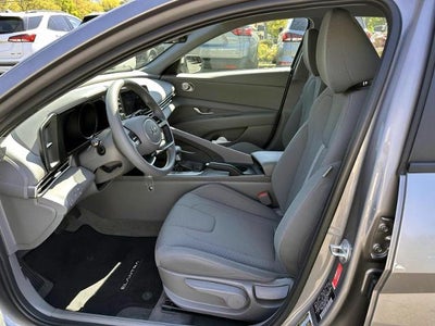 2023 Hyundai Elantra SE