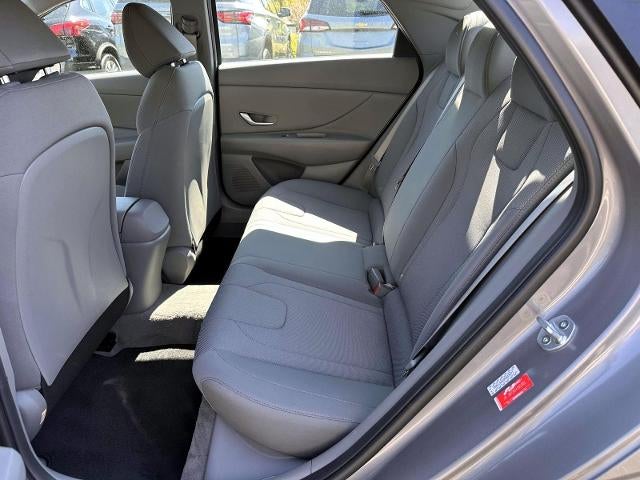 2023 Hyundai Elantra SE