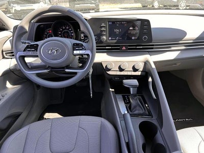 2023 Hyundai Elantra SE