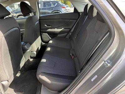 2023 Hyundai Elantra SE