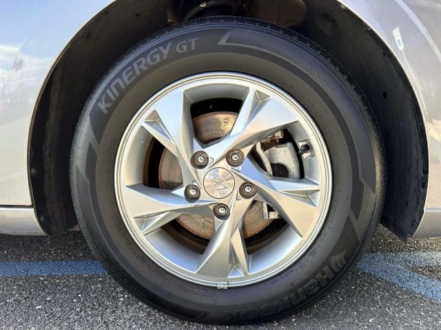 2023 Hyundai Elantra SE