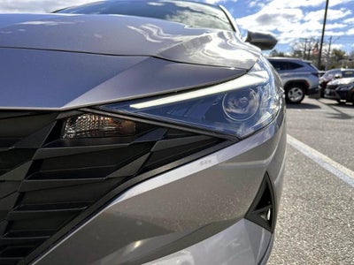 2023 Hyundai Elantra SE