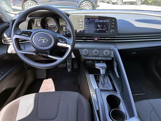 2023 Hyundai Elantra SE