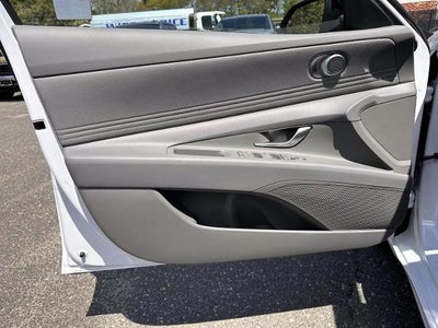 2025 Hyundai Elantra SEL Sport